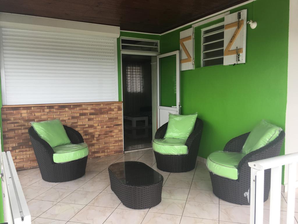 Le Papillon Apartment Le Moule Bagian luar foto