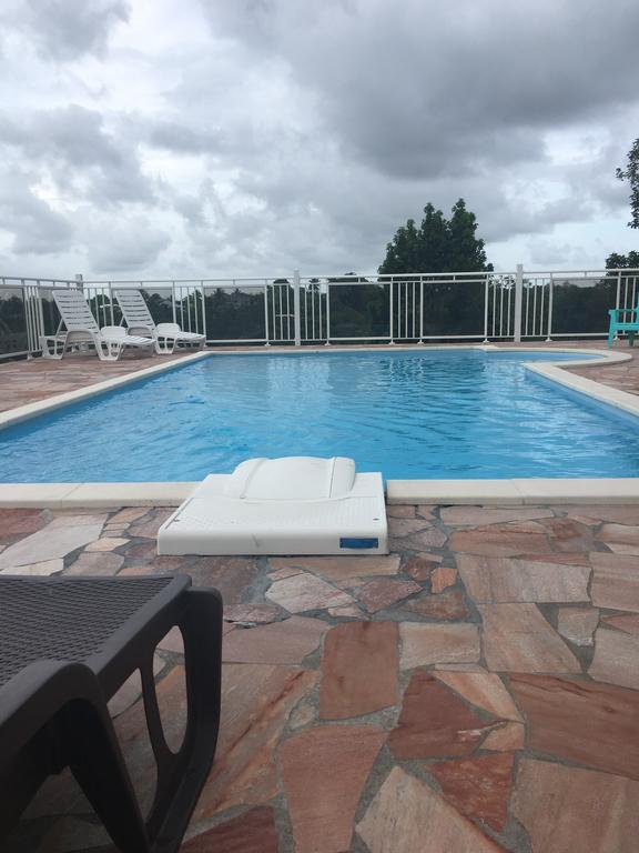 Le Papillon Apartment Le Moule Bagian luar foto
