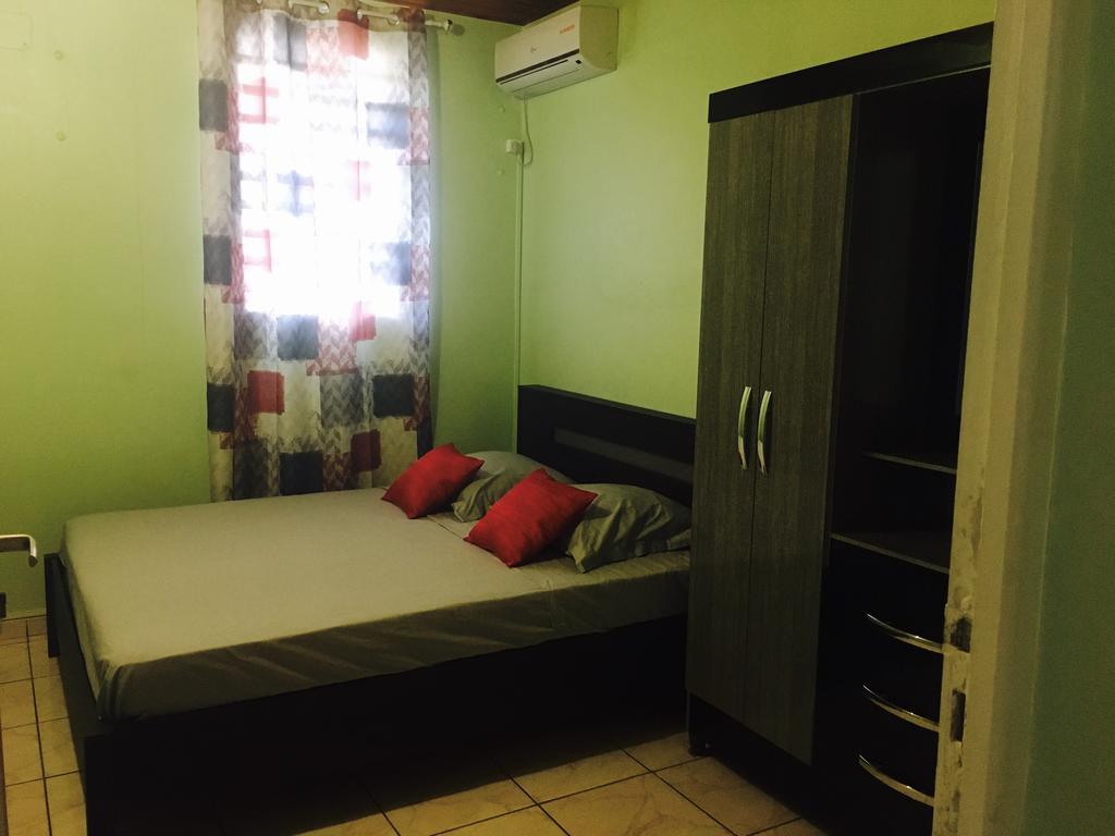 Le Papillon Apartment Le Moule Bagian luar foto