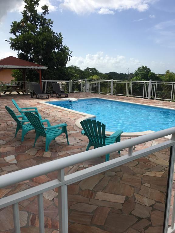 Le Papillon Apartment Le Moule Bagian luar foto