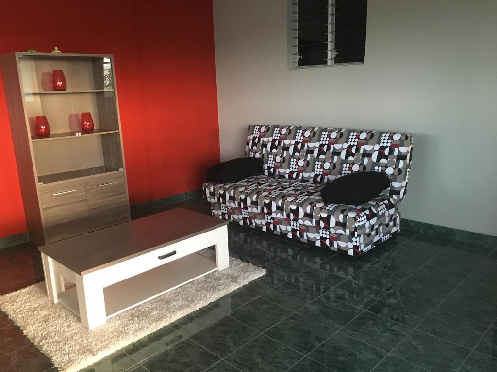 Le Papillon Apartment Le Moule Bagian luar foto