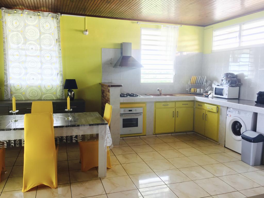 Le Papillon Apartment Le Moule Bagian luar foto