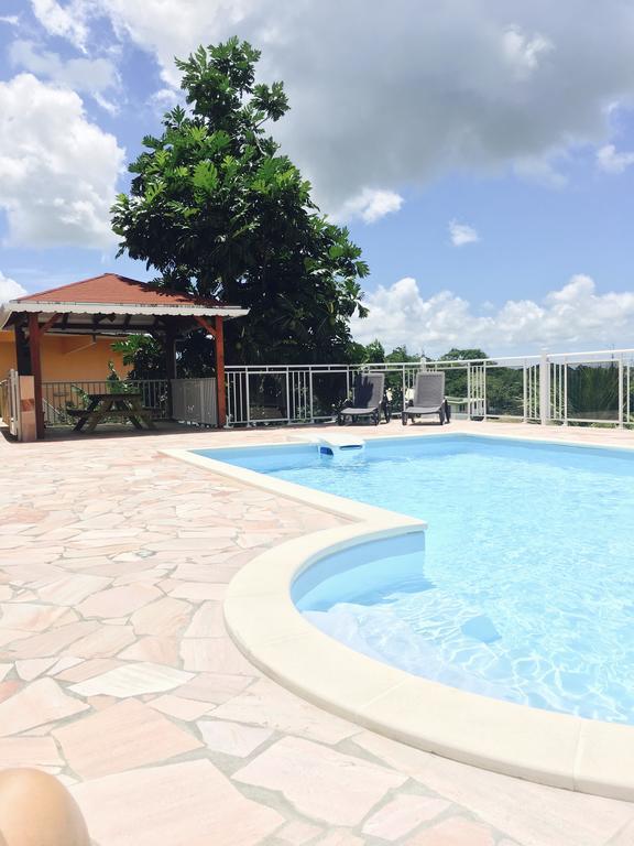Le Papillon Apartment Le Moule Bagian luar foto
